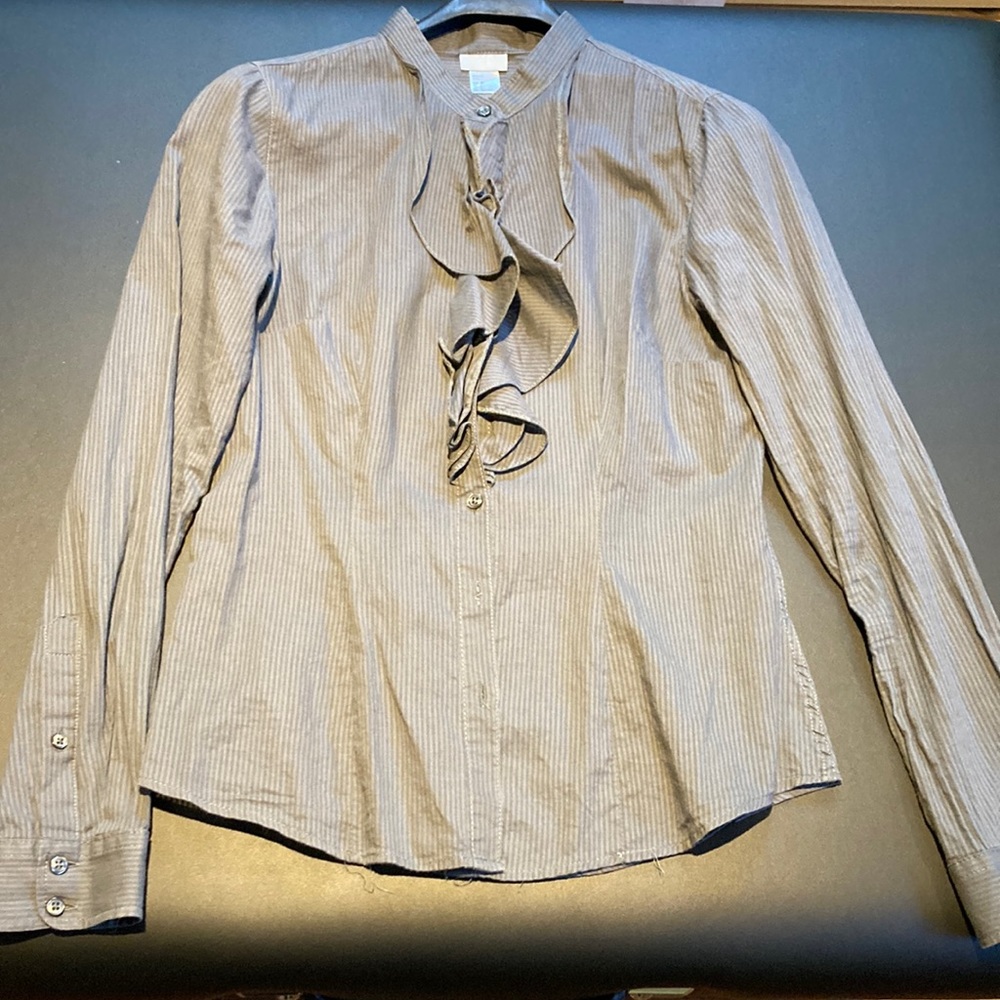 Grey ruffle front shirt